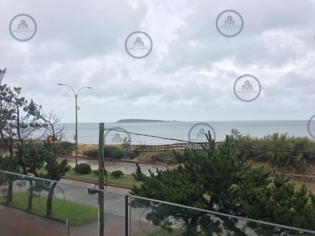 Apartamento ID.1964 - Moderno Apartamento de 2 Dormitorios con Vista al Mar sobre Playa Mansa, Punta del Este
