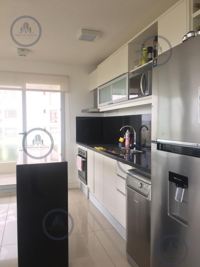 Apartamento ID.1964 - Moderno Apartamento de 2 Dormitorios con Vista al Mar sobre Playa Mansa, Punta del Este
