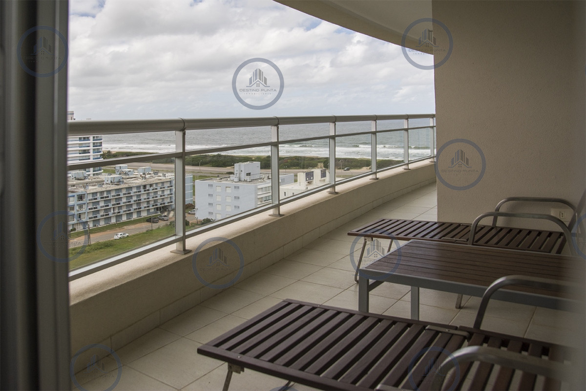 Apartamento ID.3316 - Apartamento de 3 dormitorios + dependencia , en brava , Punta del Este 