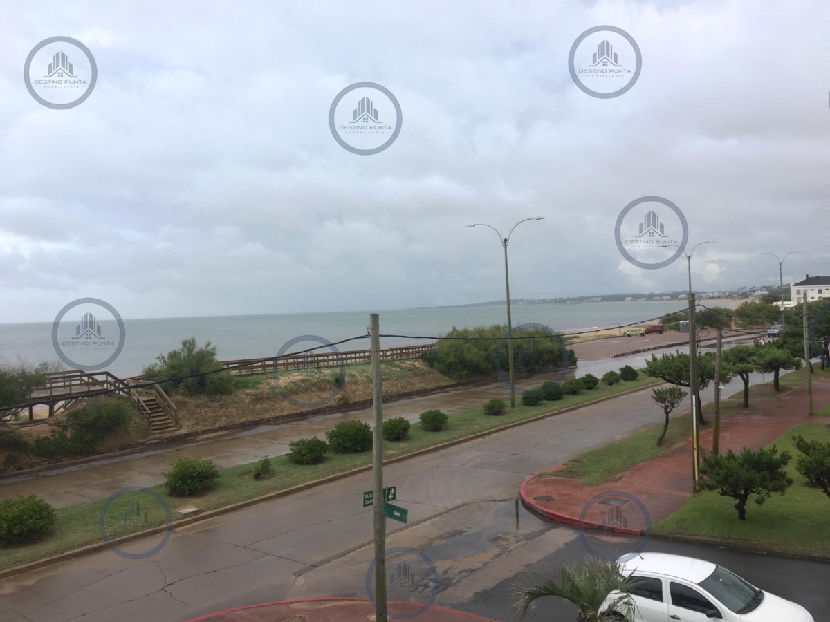 Apartamento ID.1964 - Moderno Apartamento de 2 Dormitorios con Vista al Mar sobre Playa Mansa, Punta del Este
