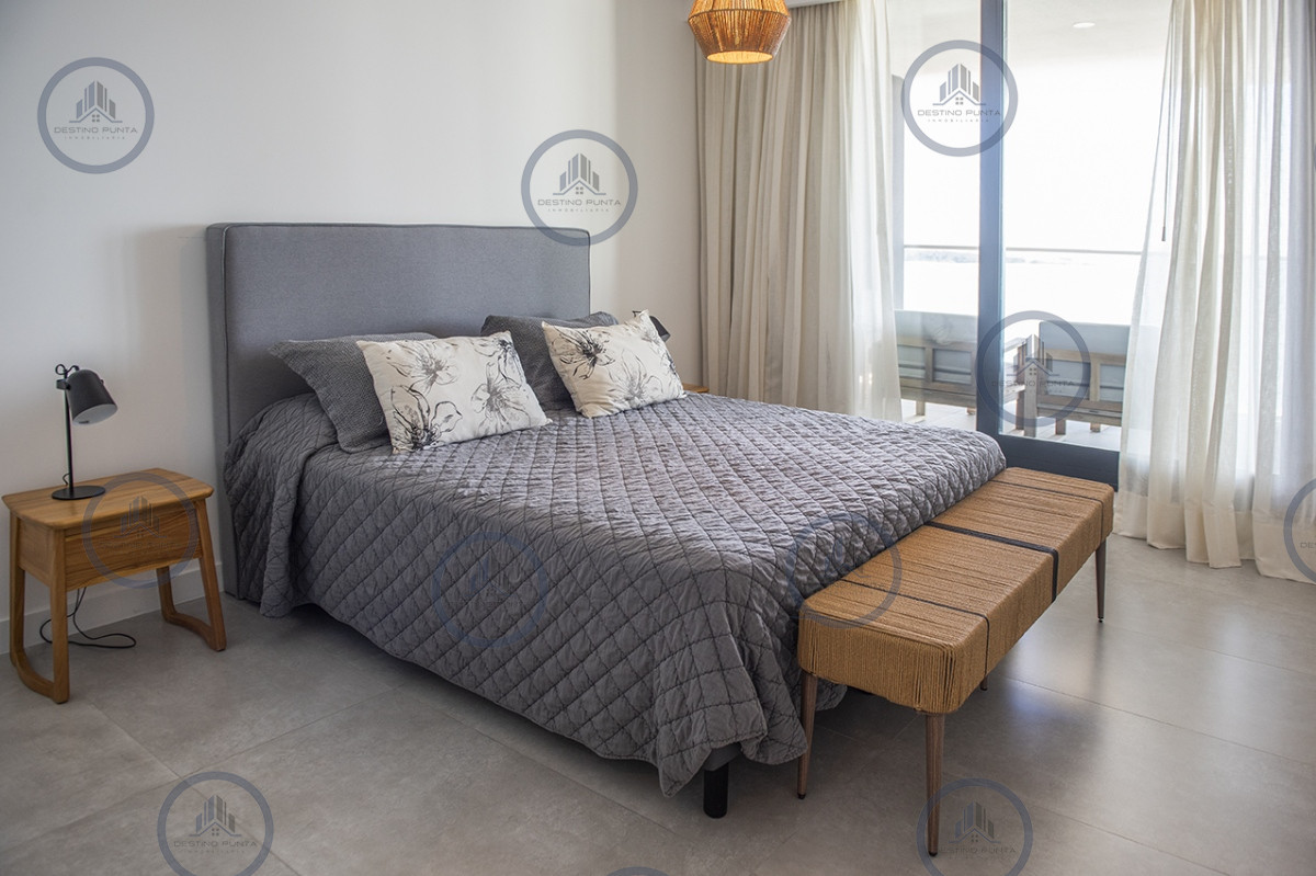 Apartamento ID.2204 - Moderno Apartamento Frente al Mar de 2 Dormitorios en Playa Mansa, Venetian