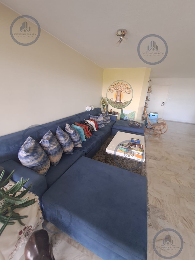 Apartamento ID.2770 - Alquiler Anual en Punta del Este 3 dormitorios y servicio sobre Roosevelt