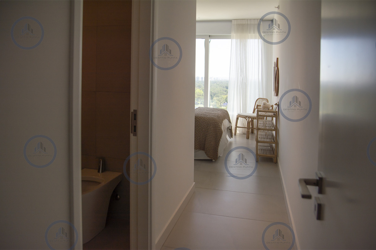 Apartamento ID.1699 - Apartamento de 3 Dormitorios, Piso alto en venta con Vista al Mar - Le Parc III Playa Brava