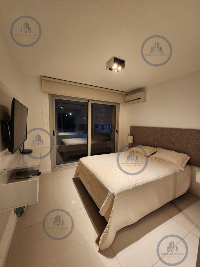 Apartamento ID.1964 - Moderno Apartamento de 2 Dormitorios con Vista al Mar sobre Playa Mansa, Punta del Este