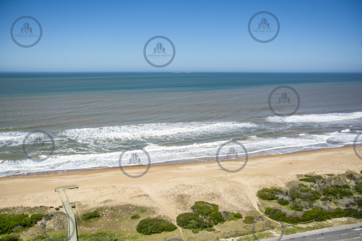 Apartamento ID.1699 - Apartamento de 3 Dormitorios, Piso alto en venta con Vista al Mar - Le Parc III Playa Brava