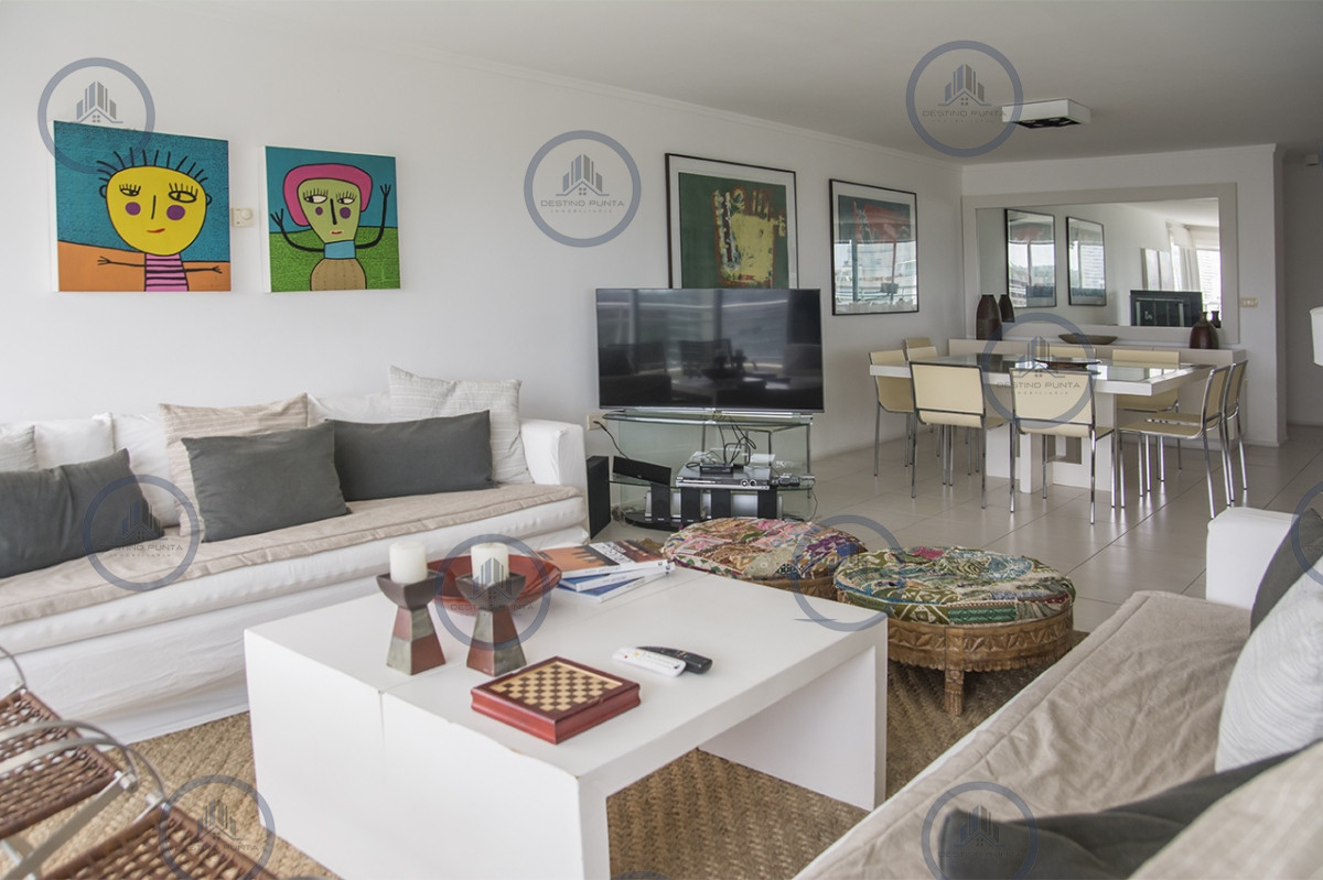 Apartamento ID.3316 - Apartamento de 3 dormitorios + dependencia , en brava , Punta del Este 