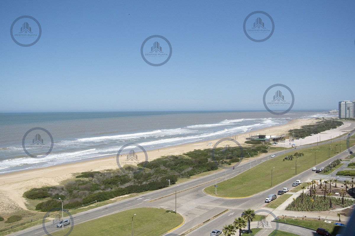 Apartamento ID.1700 - Apartamento de 3 Dormitorios, Piso alto en venta con Vista al Mar - Le Parc III Playa Brava