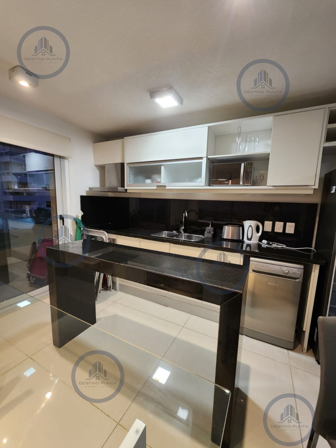 Apartamento ID.1964 - Moderno Apartamento de 2 Dormitorios con Vista al Mar sobre Playa Mansa, Punta del Este