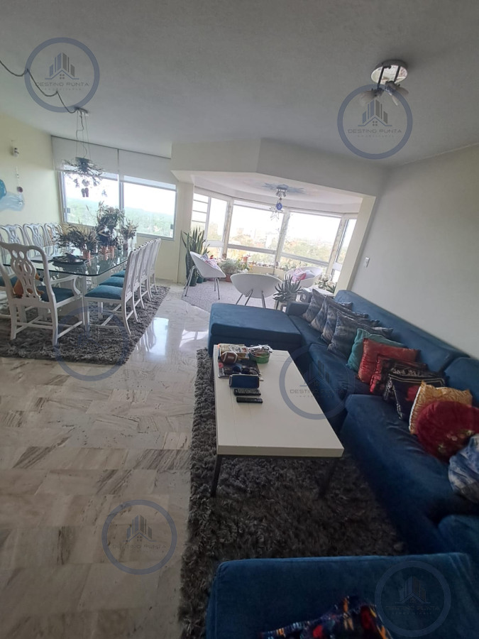 Apartamento ID.2770 - Alquiler Anual en Punta del Este 3 dormitorios y servicio sobre Roosevelt