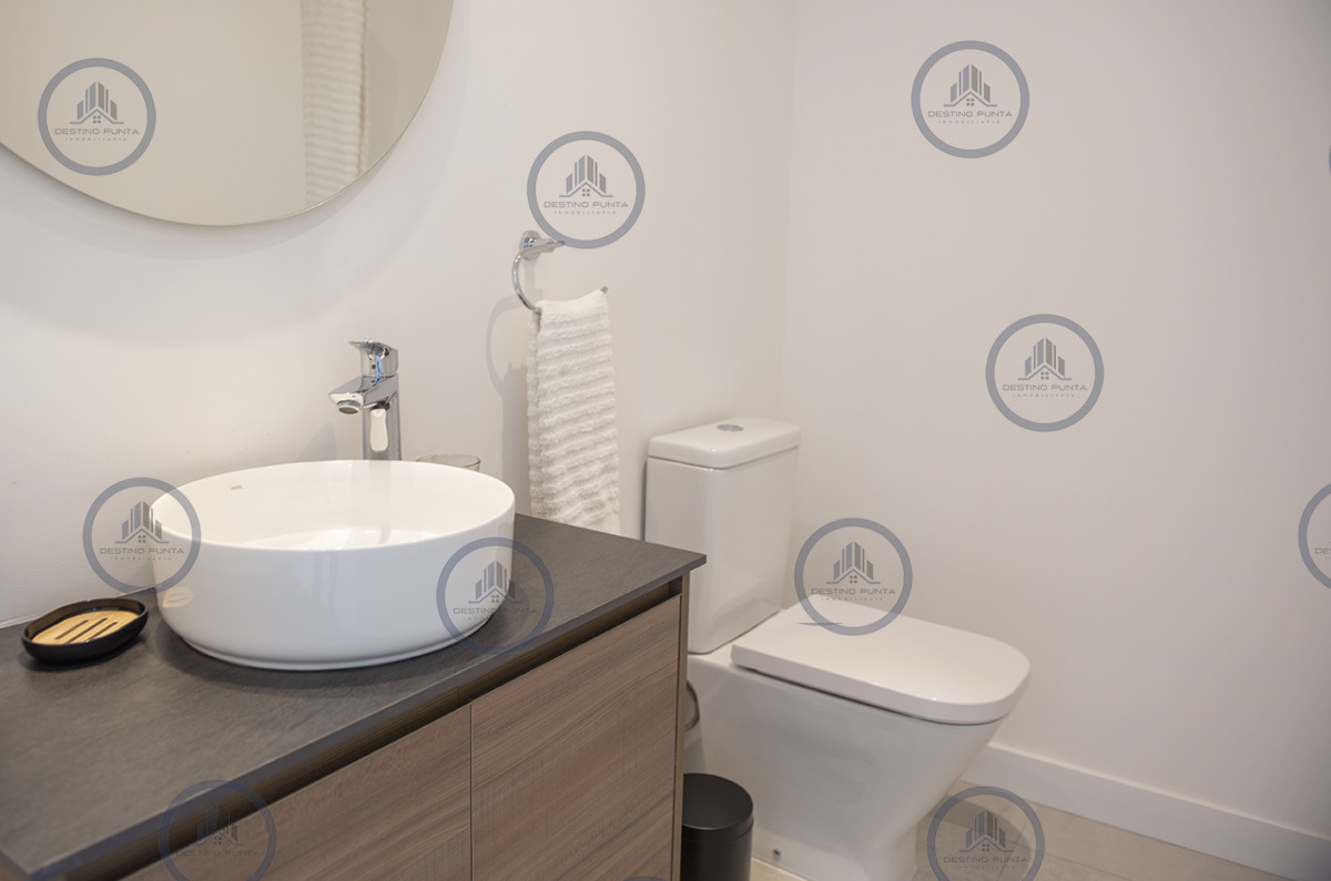 Apartamento ID.2204 - Moderno Apartamento Frente al Mar de 2 Dormitorios en Playa Mansa, Venetian