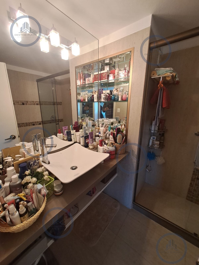 Apartamento ID.2770 - Alquiler Anual en Punta del Este 3 dormitorios y servicio sobre Roosevelt