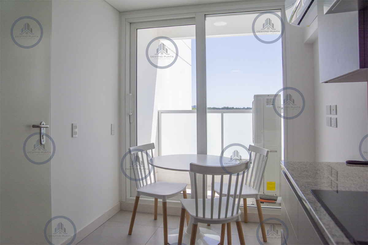 Apartamento ID.1700 - Apartamento de 3 Dormitorios, Piso alto en venta con Vista al Mar - Le Parc III Playa Brava