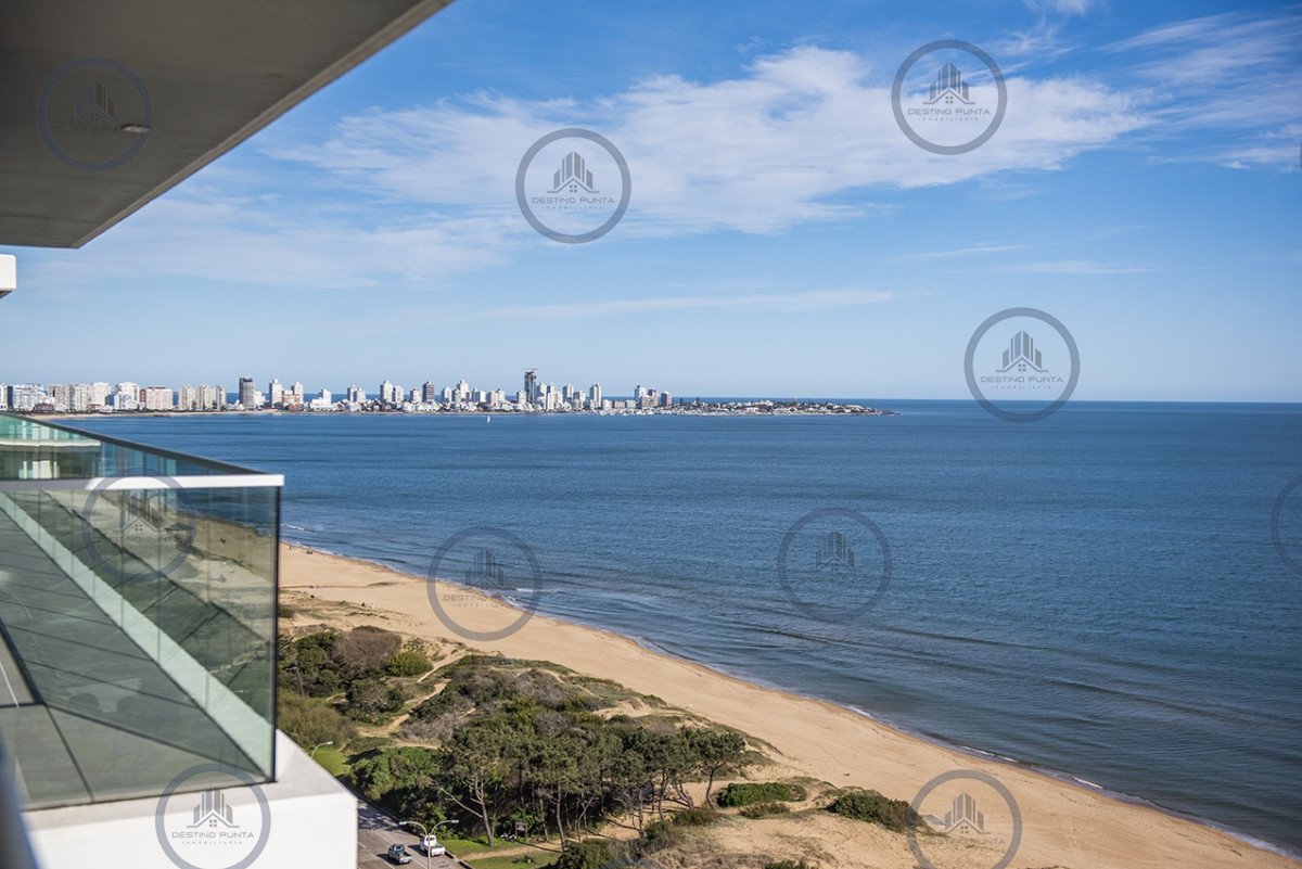 Apartamento ID.2204 - Moderno Apartamento Frente al Mar de 2 Dormitorios en Playa Mansa, Venetian