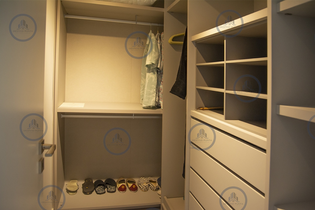 Apartamento ID.1699 - Apartamento de 3 Dormitorios, Piso alto en venta con Vista al Mar - Le Parc III Playa Brava