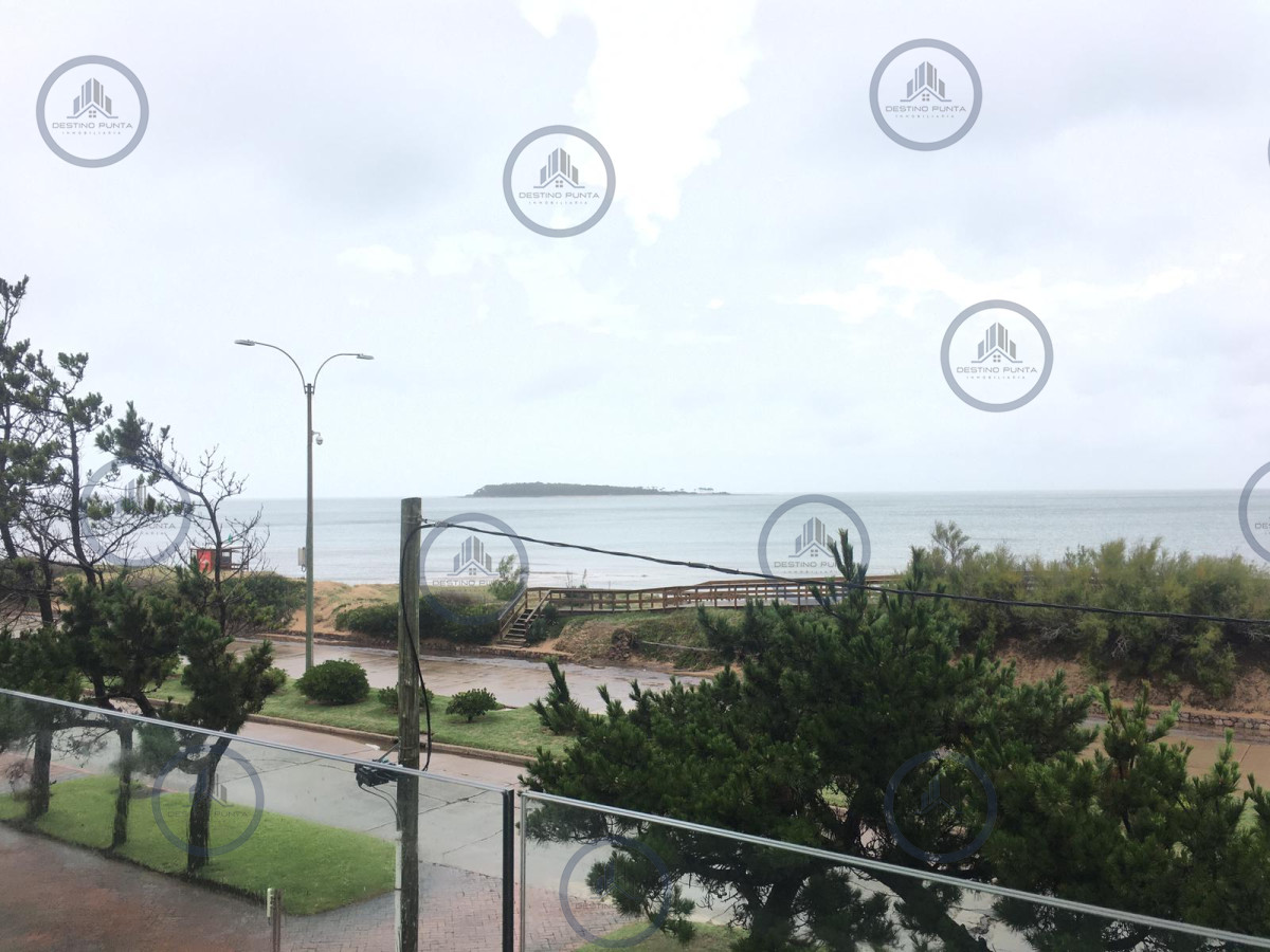 Apartamento ID.1964 - Moderno Apartamento de 2 Dormitorios con Vista al Mar sobre Playa Mansa, Punta del Este