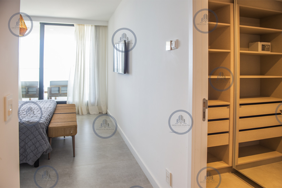 Apartamento ID.2204 - Moderno Apartamento Frente al Mar de 2 Dormitorios en Playa Mansa, Venetian
