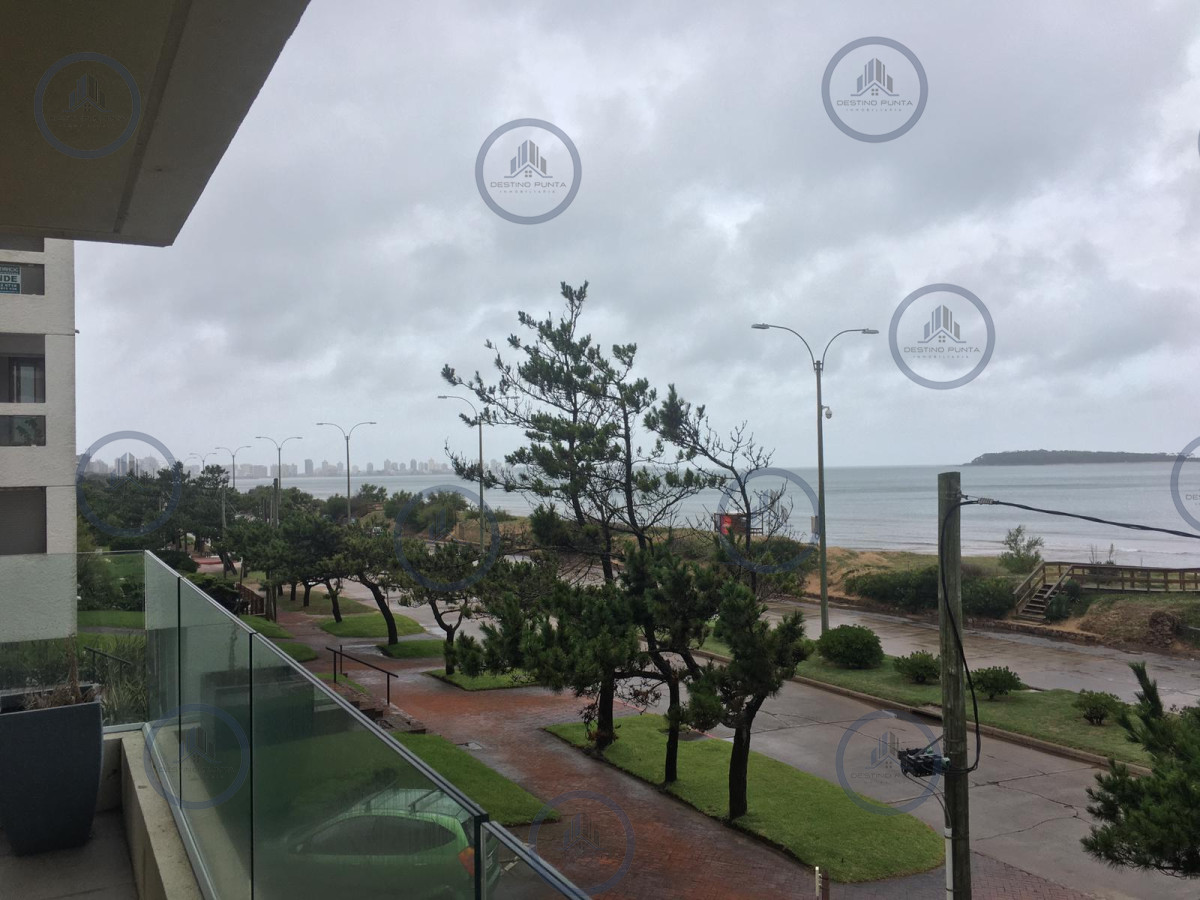 Apartamento ID.1964 - Moderno Apartamento de 2 Dormitorios con Vista al Mar sobre Playa Mansa, Punta del Este