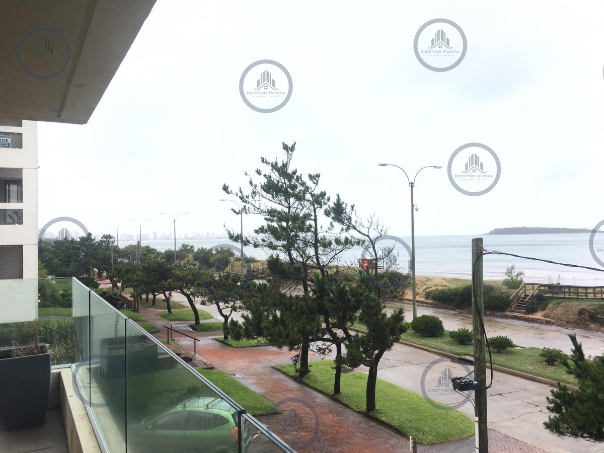 Apartamento ID.1964 - Moderno Apartamento de 2 Dormitorios con Vista al Mar sobre Playa Mansa, Punta del Este