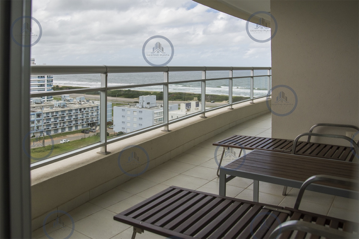 Apartamento ID.3316 - Apartamento de 3 dormitorios + dependencia , en brava , Punta del Este 