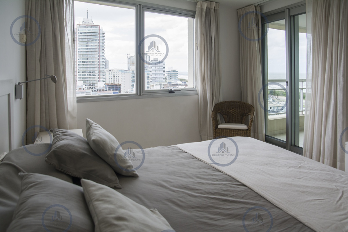 Apartamento ID.3316 - Apartamento de 3 dormitorios + dependencia , en brava , Punta del Este 