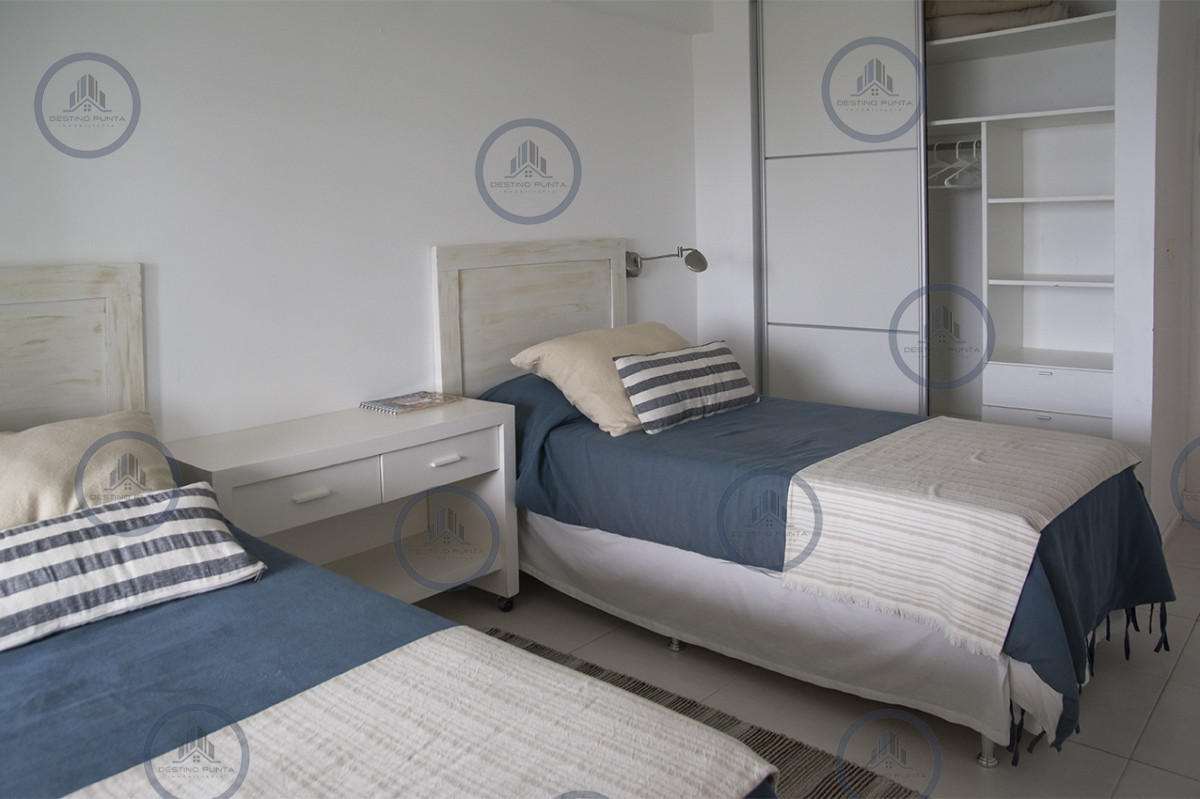 Apartamento ID.3316 - Apartamento de 3 dormitorios + dependencia , en brava , Punta del Este 