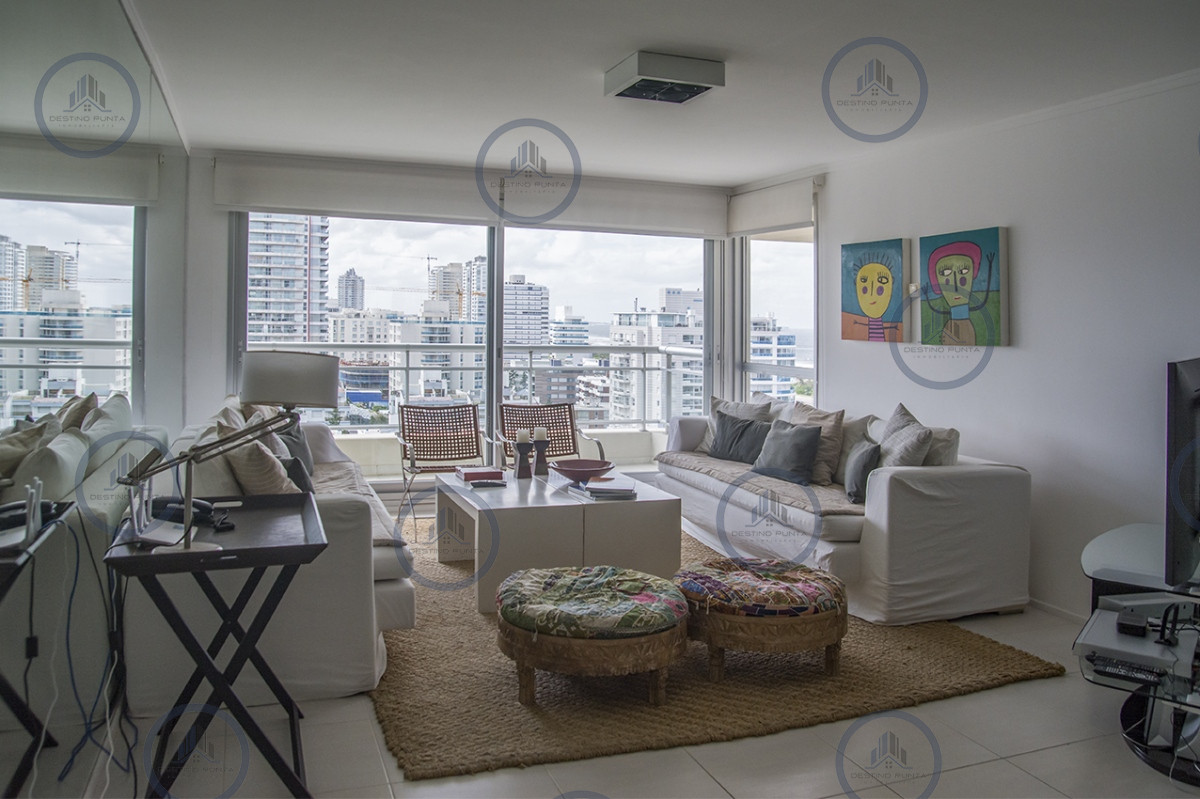 Apartamento ID.3316 - Apartamento de 3 dormitorios + dependencia , en brava , Punta del Este 