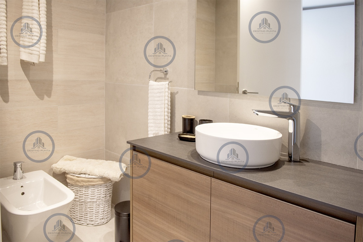 Apartamento ID.2204 - Moderno Apartamento Frente al Mar de 2 Dormitorios en Playa Mansa, Venetian