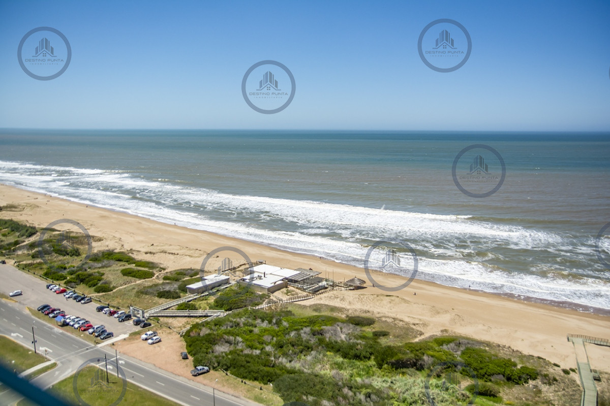 Apartamento ID.1699 - Apartamento de 3 Dormitorios, Piso alto en venta con Vista al Mar - Le Parc III Playa Brava