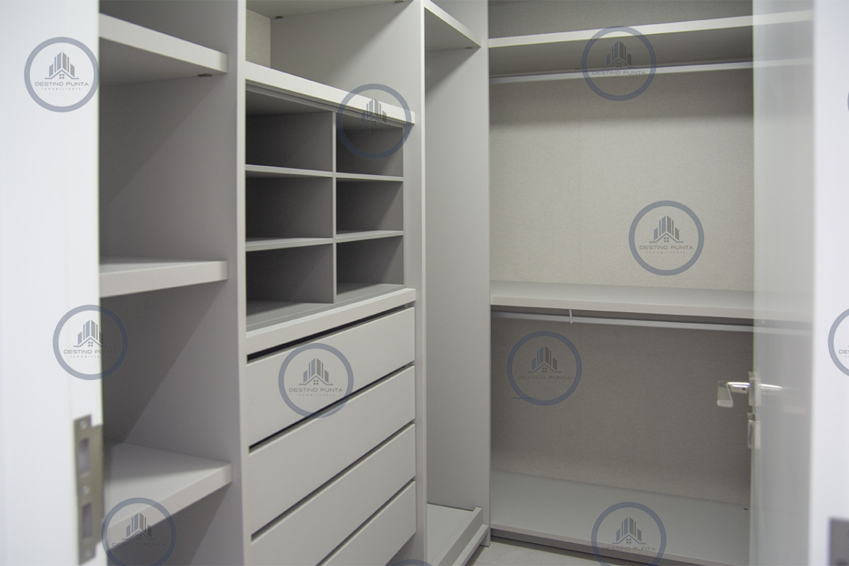 Apartamento ID.1700 - Apartamento de 3 Dormitorios, Piso alto en venta con Vista al Mar - Le Parc III Playa Brava