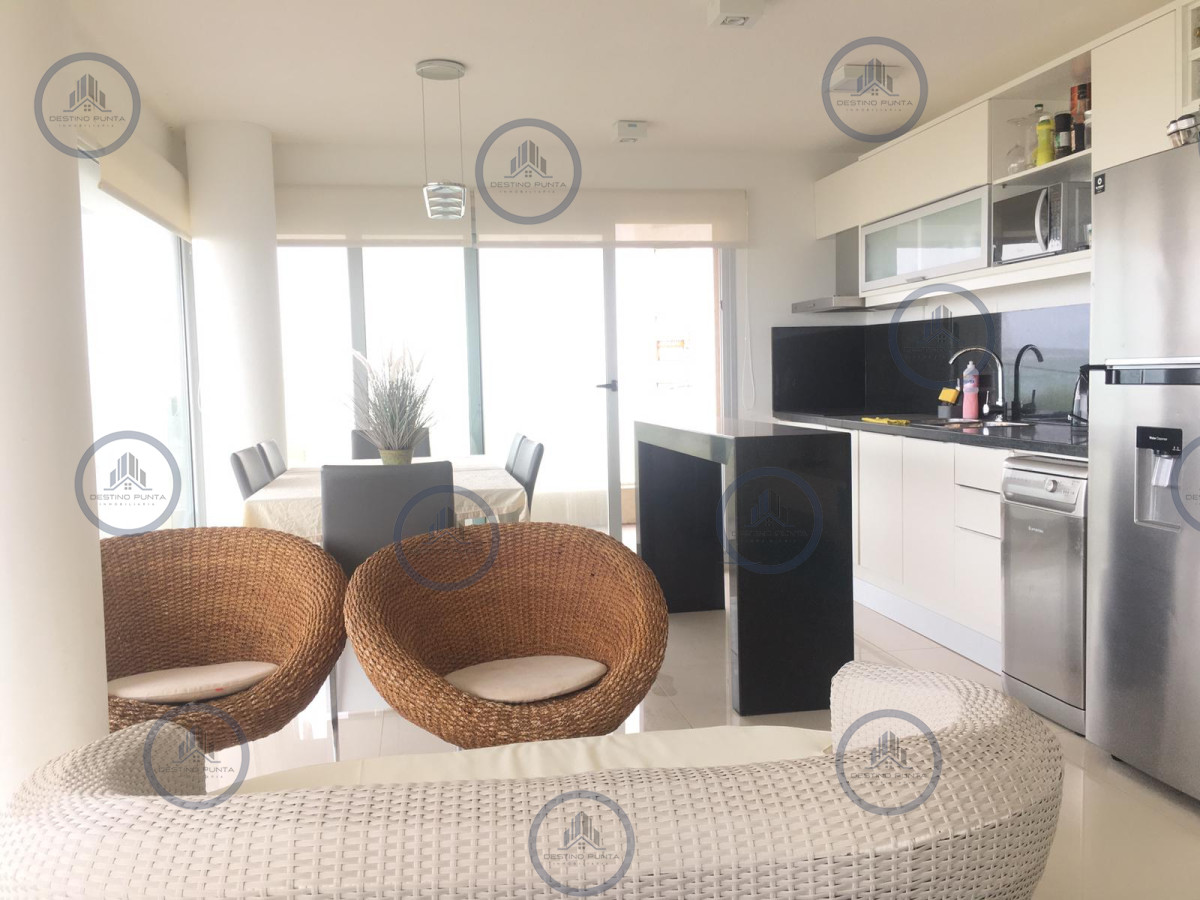 Apartamento ID.1964 - Moderno Apartamento de 2 Dormitorios con Vista al Mar sobre Playa Mansa, Punta del Este