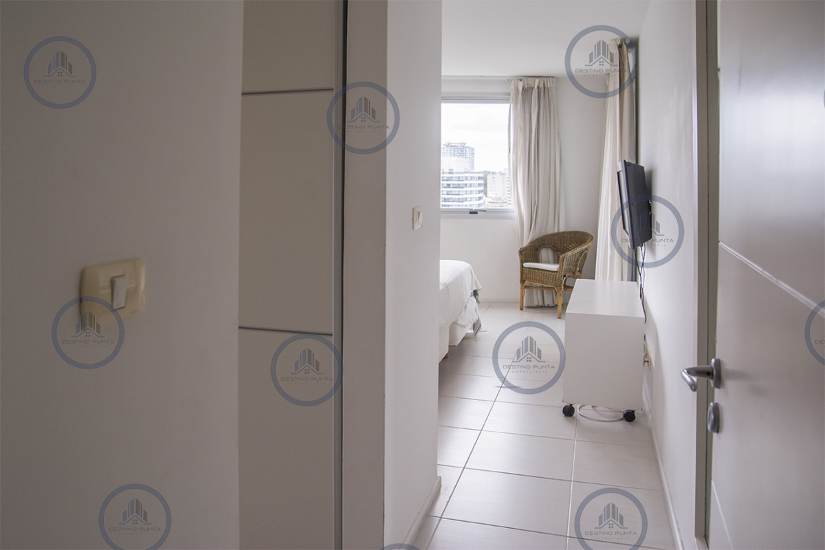 Apartamento ID.3316 - Apartamento de 3 dormitorios + dependencia , en brava , Punta del Este 