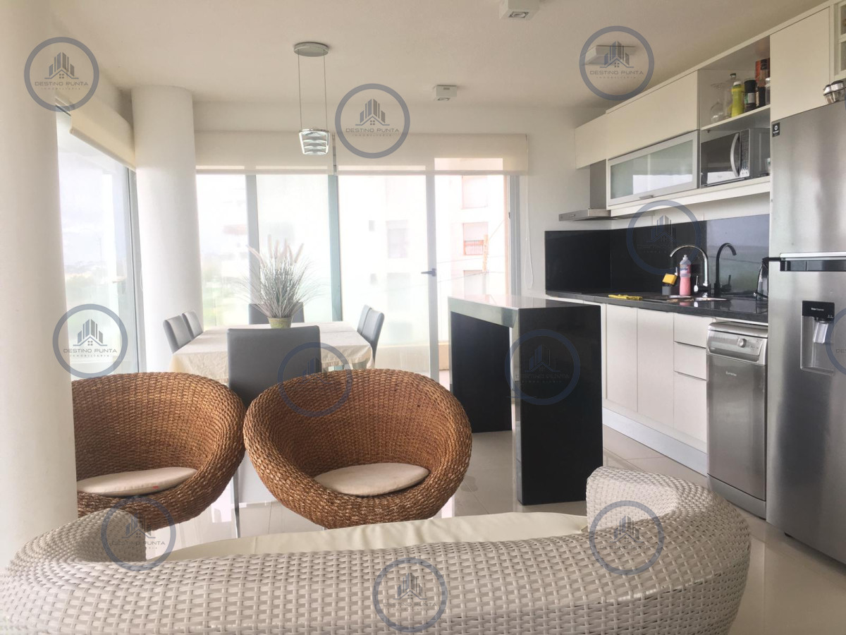 Apartamento ID.1964 - Moderno Apartamento de 2 Dormitorios con Vista al Mar sobre Playa Mansa, Punta del Este