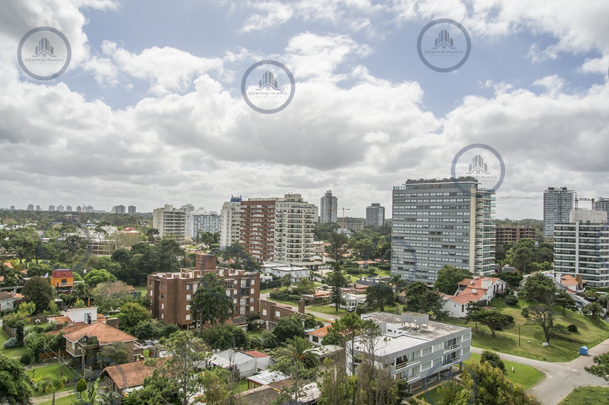 Apartamento ID.3316 - Apartamento de 3 dormitorios + dependencia , en brava , Punta del Este 