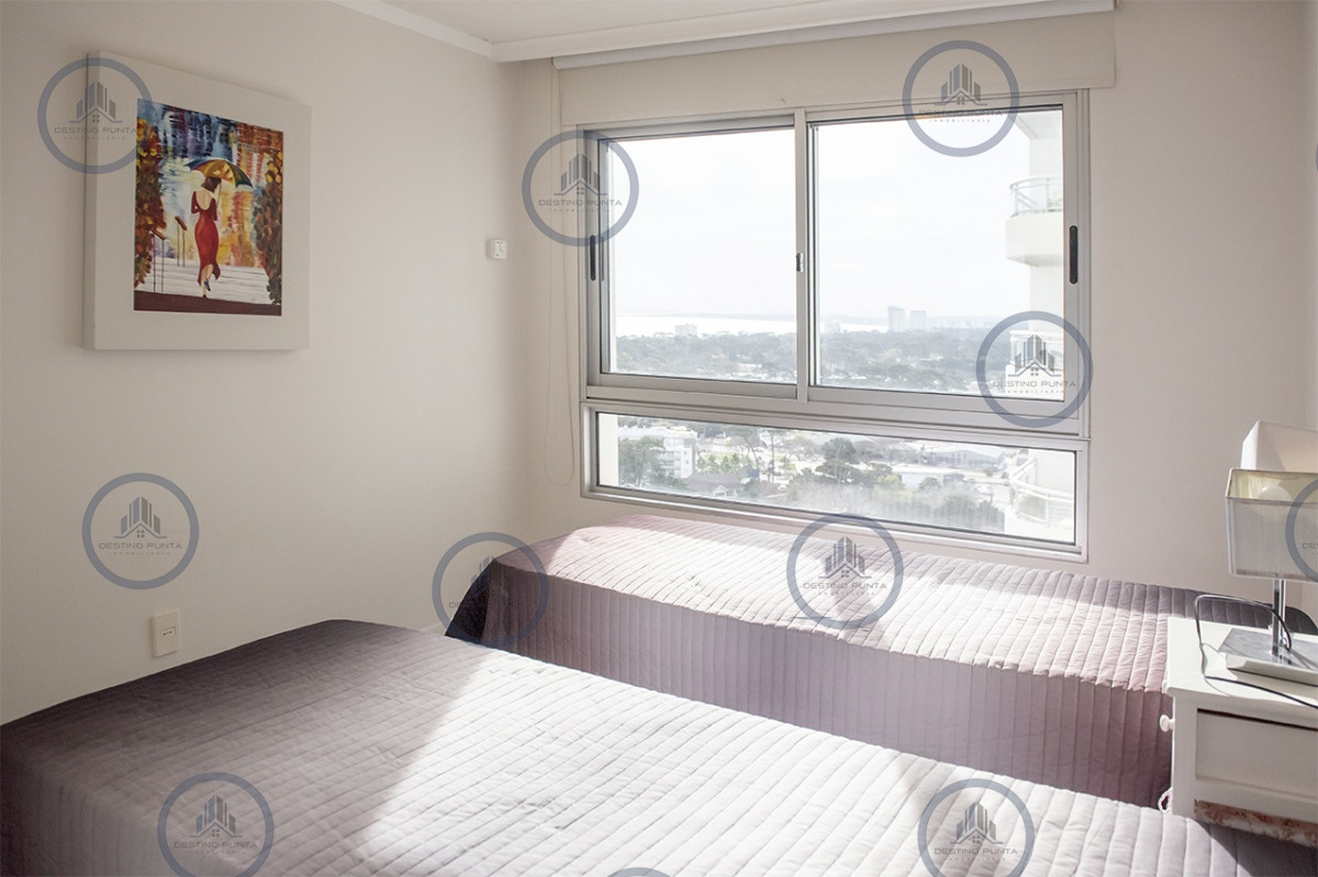 Apartamento ID.2958 - Se vende apartamento en ocean drive II de 3 dormitorios, Punta del Este 