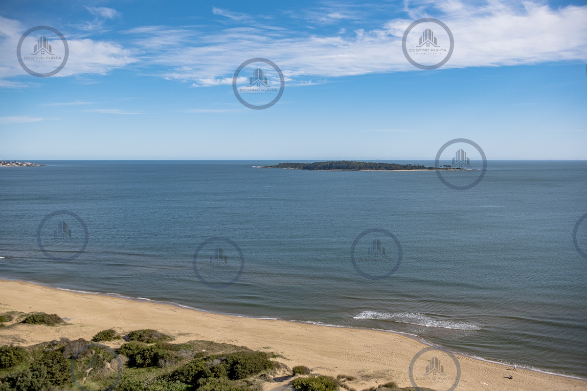 Apartamento ID.2204 - Moderno Apartamento Frente al Mar de 2 Dormitorios en Playa Mansa, Venetian