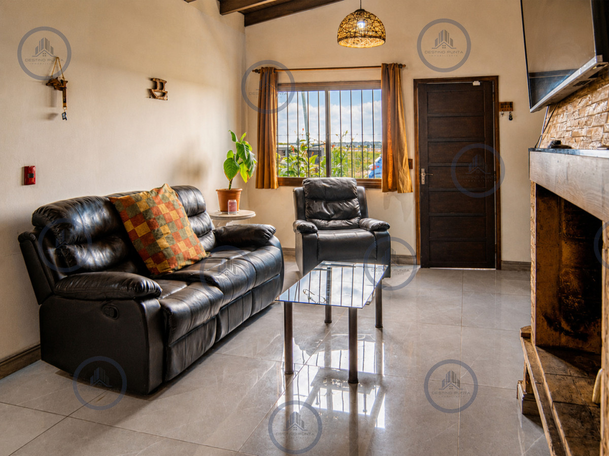 En venta Casa de 4 dormitorios en Barrio 4 H en Maldonado, con barbacoa y piscina — fotografía 2
