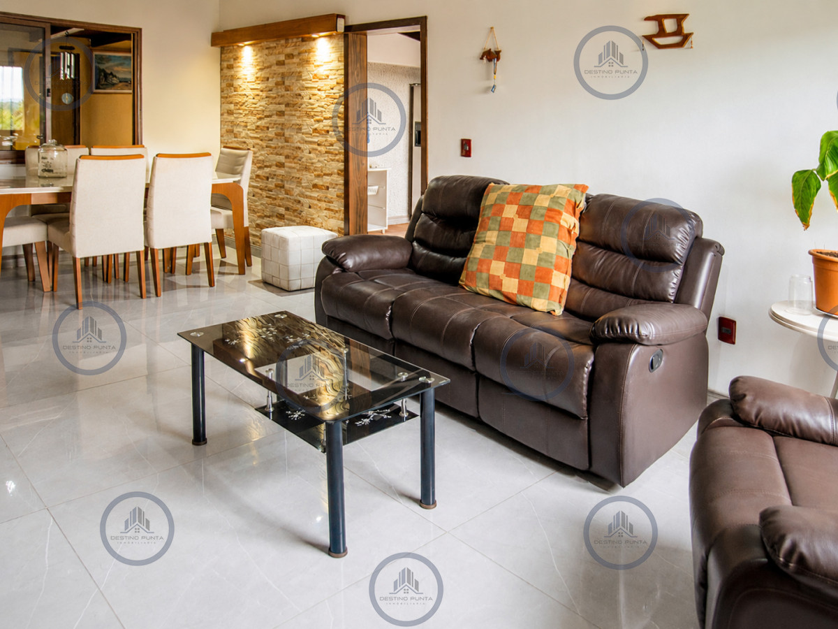 En venta Casa de 4 dormitorios en Barrio 4 H en Maldonado, con barbacoa y piscina — fotografía 3