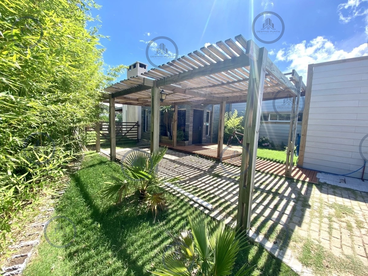 Venta de casa en barrio privado la Residence, de 4 dormitorios en Punta del Este — fotografía 1