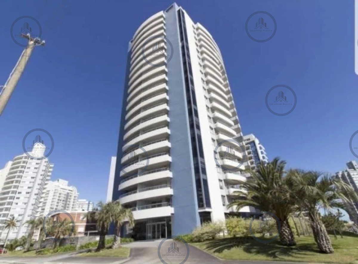 Apartamento ID.3316 - Apartamento de 3 dormitorios + dependencia , en brava , Punta del Este 
