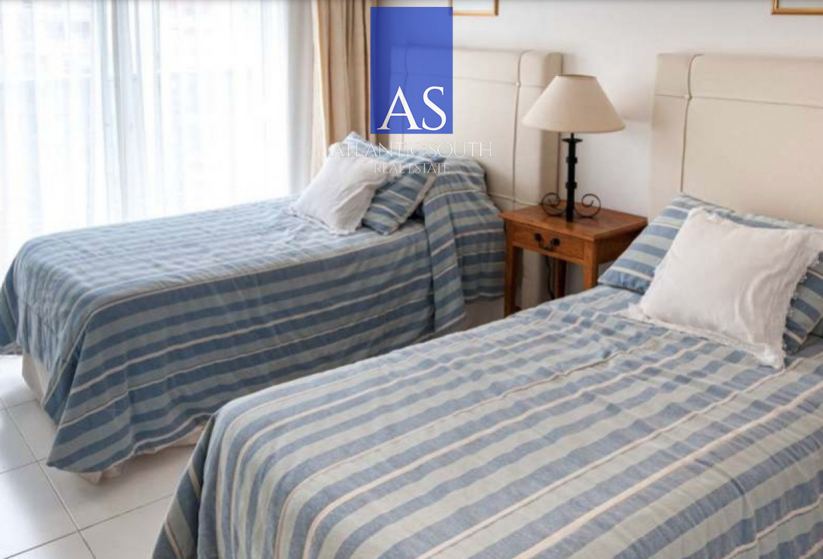 Apartamento ID.4787 - Espectacular penthouse de 4 dormitorios frente al mar de Playa Brava, Punta del Este 
