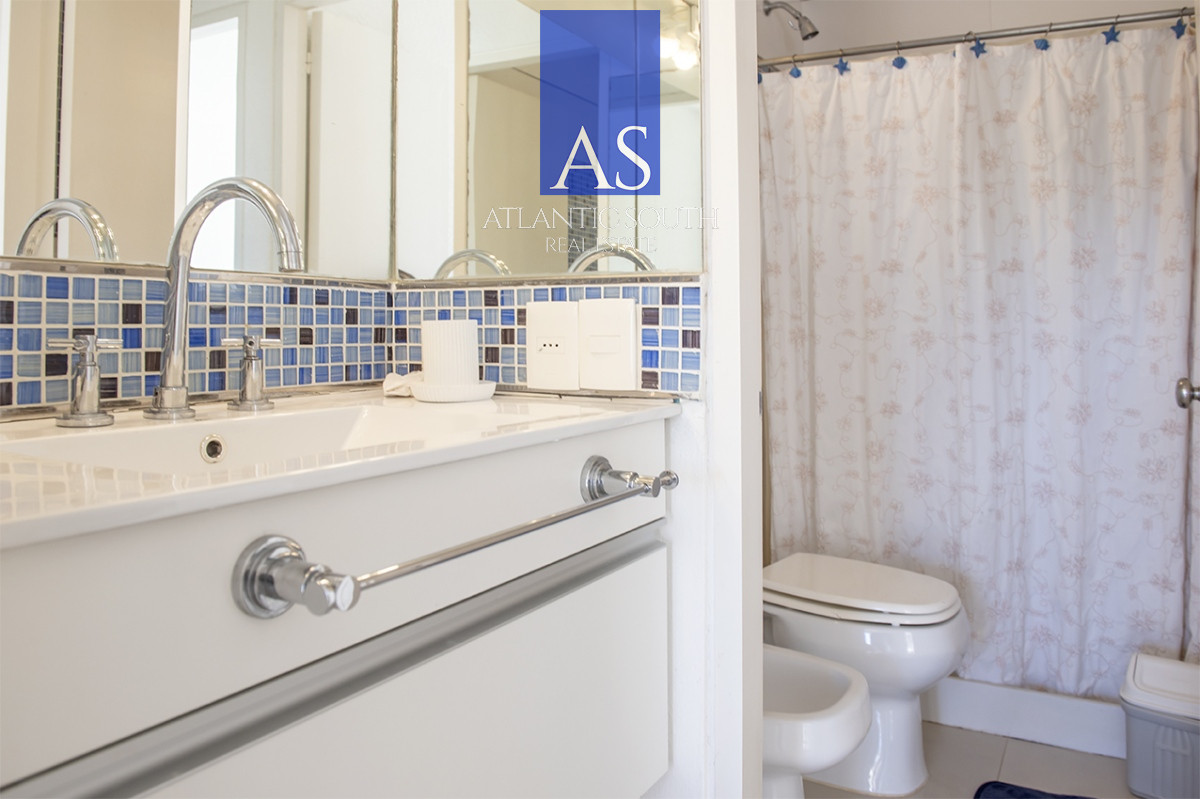 Apartamento ID.4656 - Apartamento en Venta de 2 dormitorios vista al mar en Punta del este 