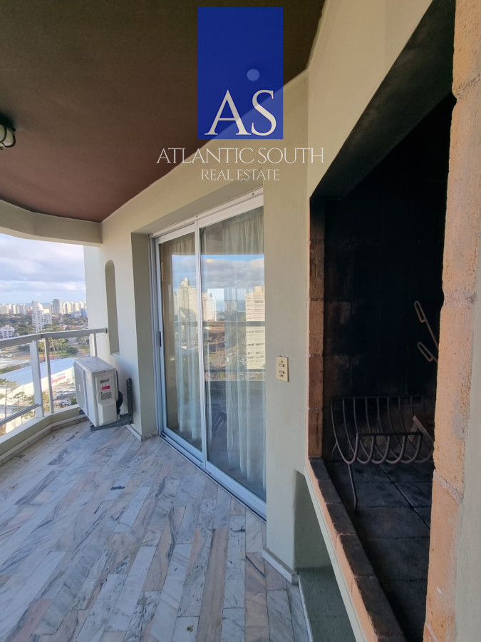 Apartamento ID.4166 - Apartamento 3 dormitorios vista espectacular parcial al mar frente a Punta Shopping garage Punta del Este