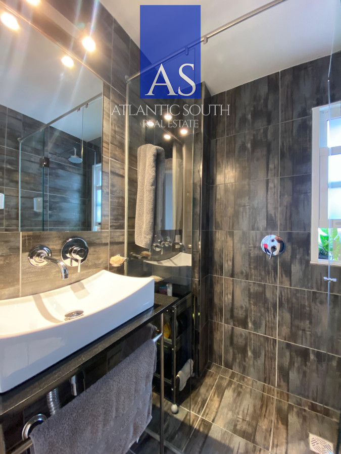 Apartamento ID.4495 - Vende apartamento con vista al mar de 3 dormitorios, Punta del Este