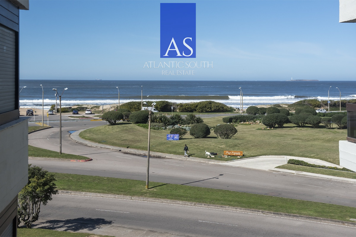 Apartamento ID.4656 - Apartamento en Venta de 2 dormitorios vista al mar en Punta del este 