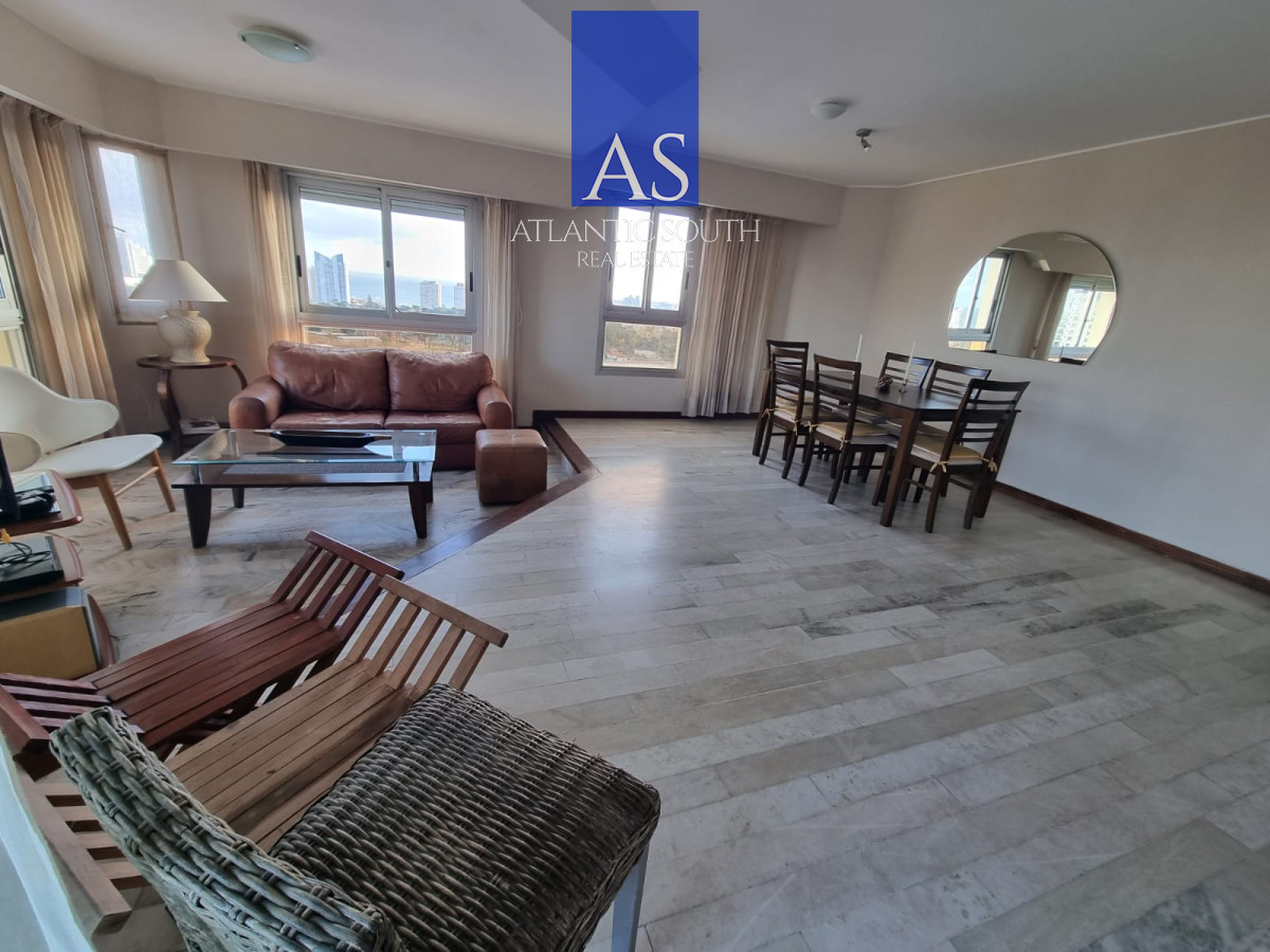 Apartamento ID.4166 - Apartamento 3 dormitorios vista espectacular parcial al mar frente a Punta Shopping garage Punta del Este