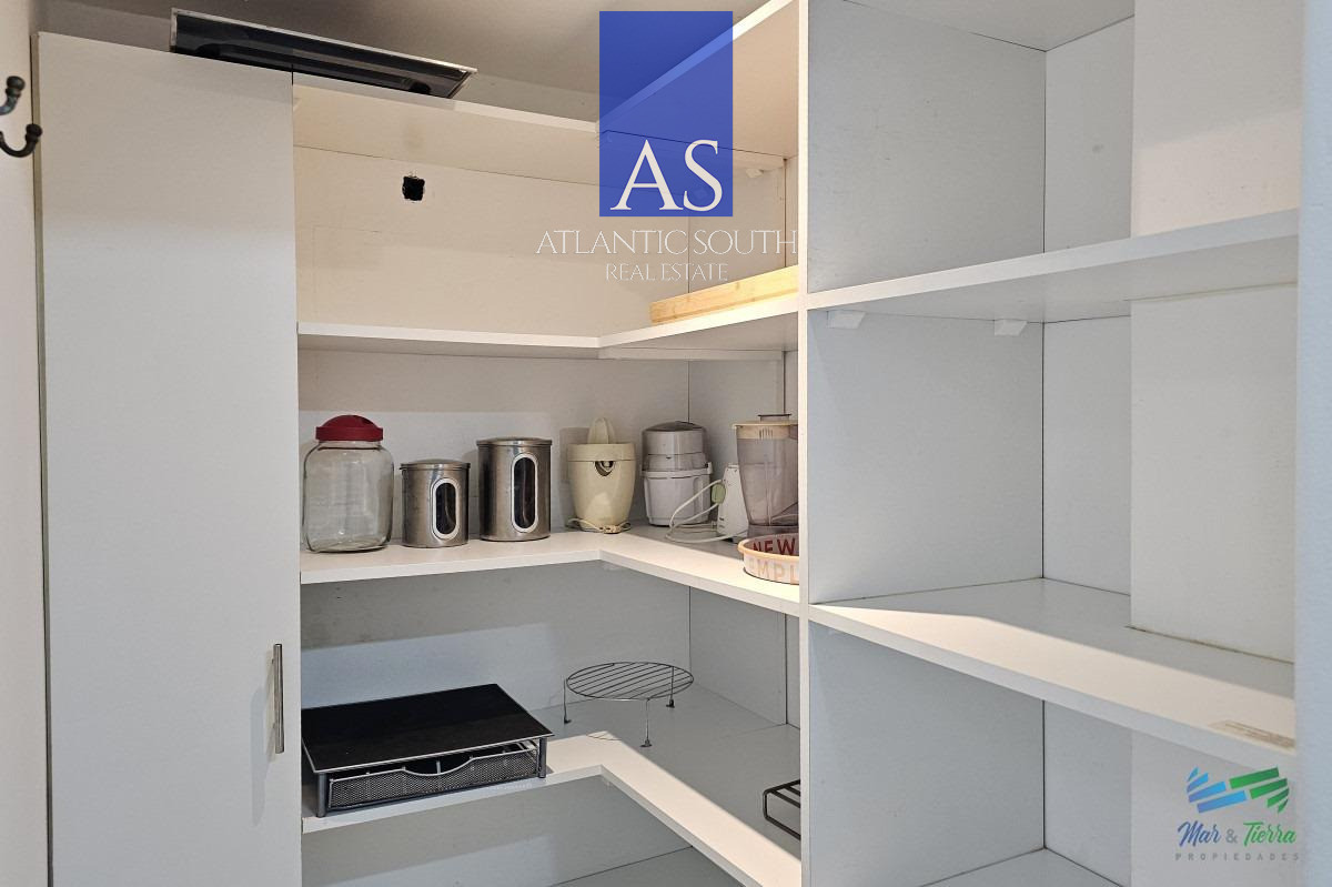Apartamento ID.4825 - Apartamento 3 dormitorios primera línea frente al mar en Punta del Este primera línea Mansa