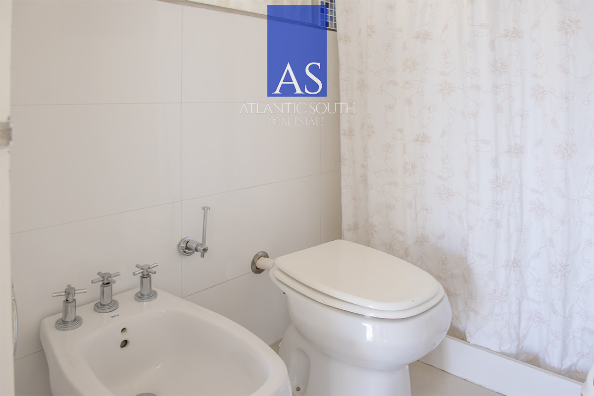 Apartamento ID.4656 - Apartamento en Venta de 2 dormitorios vista al mar en Punta del este 