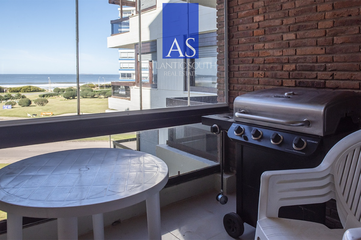 Apartamento ID.4656 - Apartamento en Venta de 2 dormitorios vista al mar en Punta del este 
