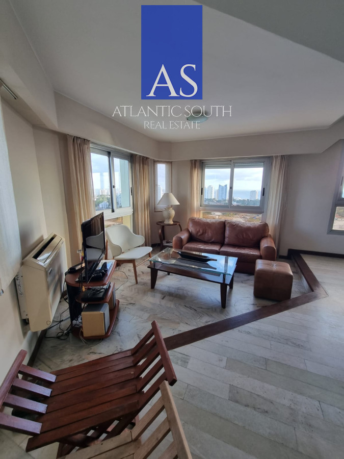 Apartamento ID.4166 - Apartamento 3 dormitorios vista espectacular parcial al mar frente a Punta Shopping garage Punta del Este