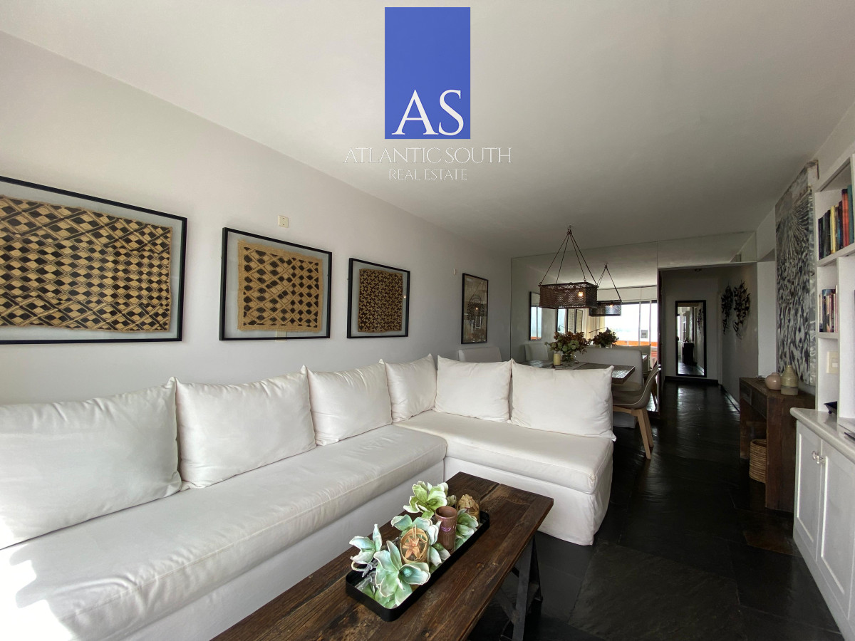 Apartamento ID.4495 - Vende apartamento con vista al mar de 3 dormitorios, Punta del Este